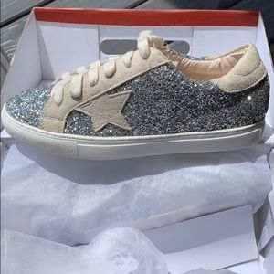 LIKE NEW WORN ONCE Nature Breeze Dale sneaker